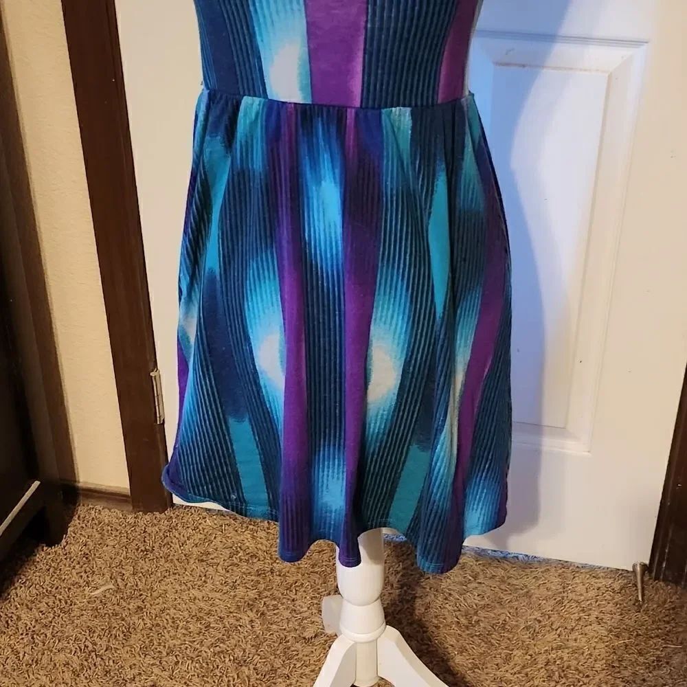 Small Turquoise Strapless Dress - Picture 2 of 3